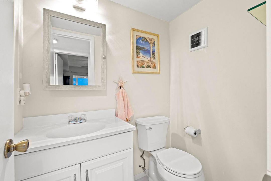 For Sale: $210,000 (2 beds, 1 baths, 1008 Square Feet)