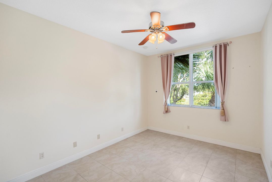 For Sale: $289,900 (2 beds, 2 baths, 1231 Square Feet)