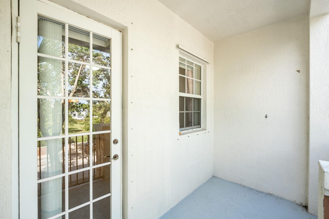 For Sale: $289,900 (2 beds, 2 baths, 1231 Square Feet)