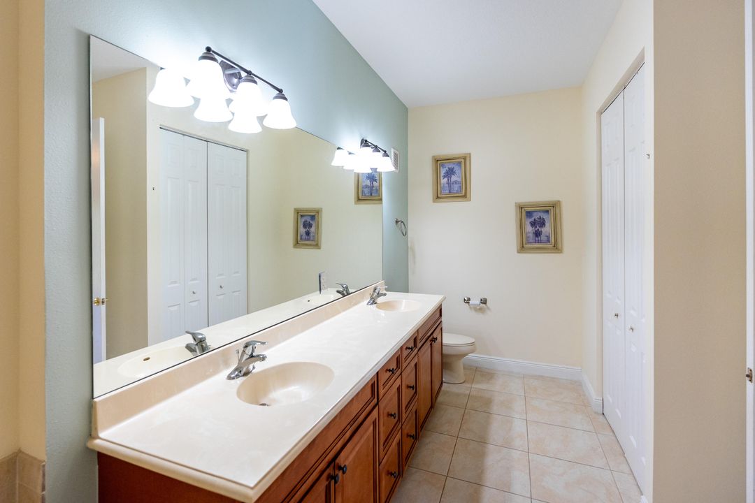 For Sale: $289,900 (2 beds, 2 baths, 1231 Square Feet)