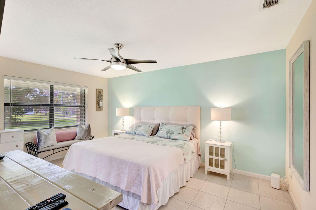 For Sale: $449,900 (2 beds, 2 baths, 1371 Square Feet)