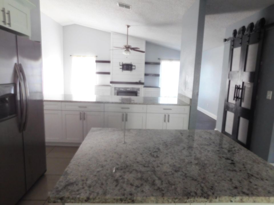 For Sale: $385,000 (3 beds, 2 baths, 1751 Square Feet)