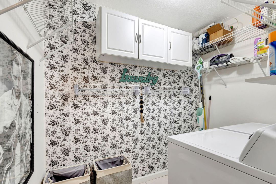 For Sale: $449,900 (2 beds, 2 baths, 1371 Square Feet)