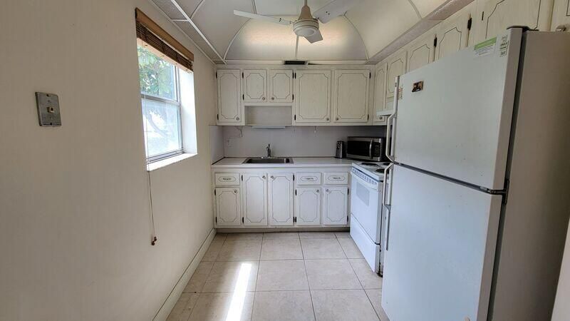 For Rent: $1,785 (2 beds, 2 baths, 880 Square Feet)