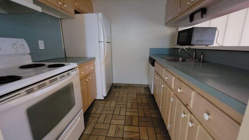 For Rent: $1,750 (1 beds, 1 baths, 870 Square Feet)