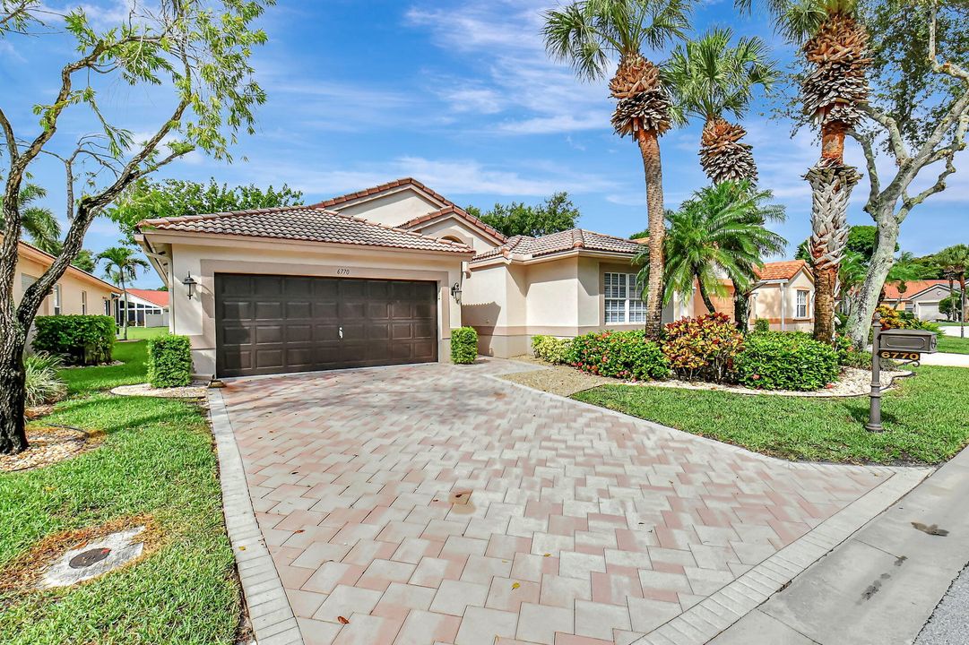 Active With Contract: $439,900 (3 beds, 2 baths, 1750 Square Feet)