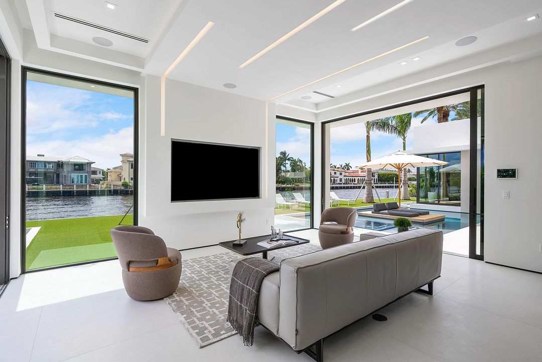 For Sale: $11,500,000 (4 beds, 4 baths, 5600 Square Feet)