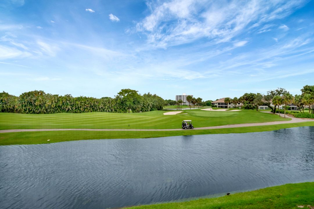 For Sale: $899,000 (3 beds, 2 baths, 2000 Square Feet)