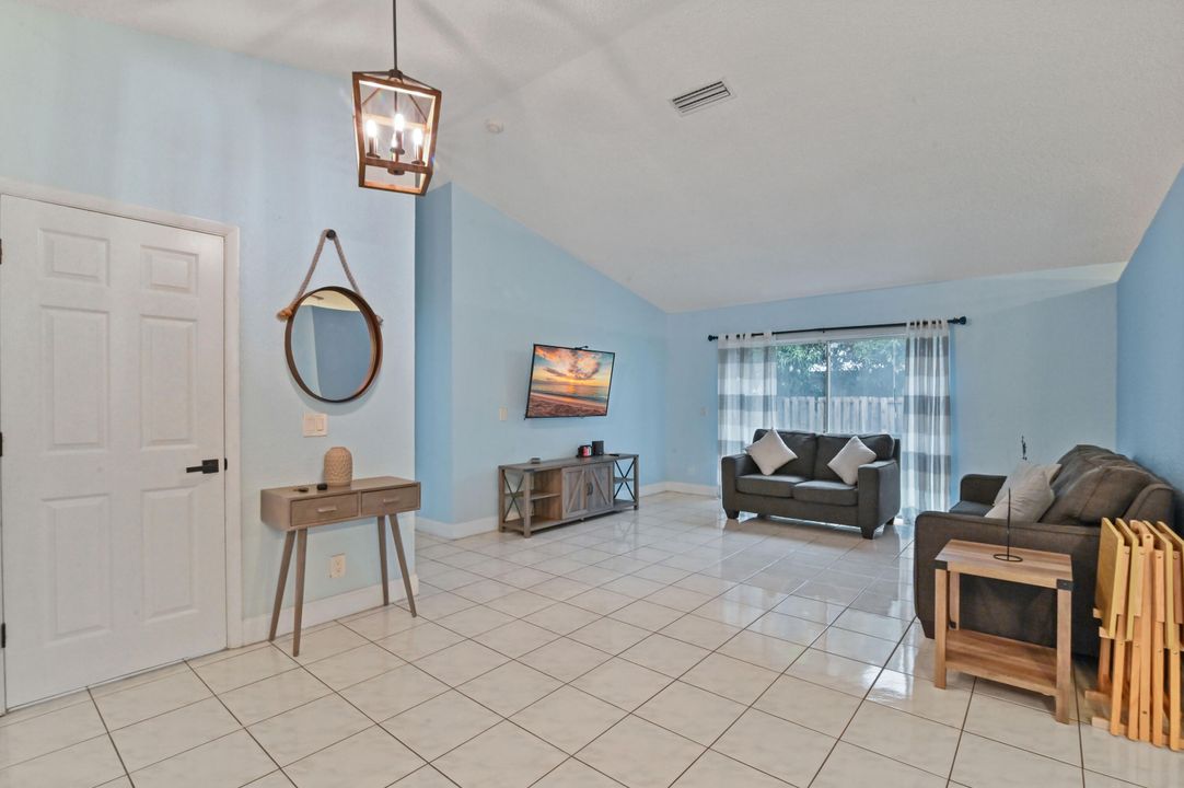 For Sale: $524,900 (3 beds, 2 baths, 1626 Square Feet)