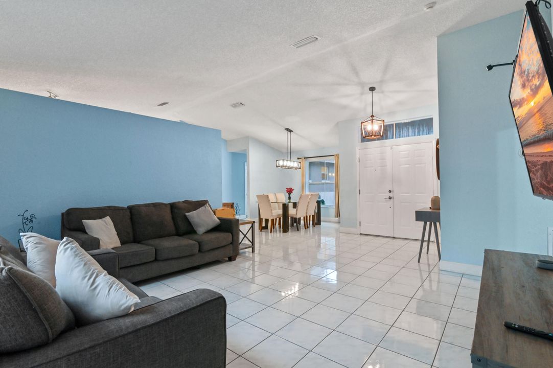For Sale: $524,900 (3 beds, 2 baths, 1626 Square Feet)