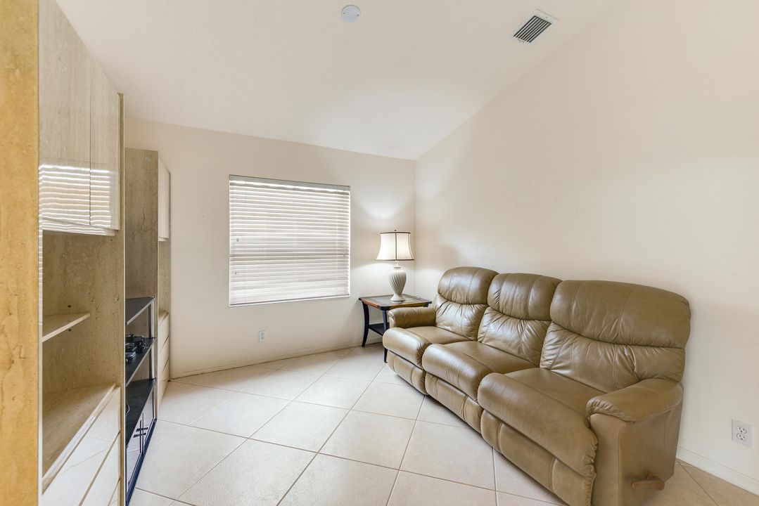 For Sale: $449,000 (3 beds, 2 baths, 1736 Square Feet)