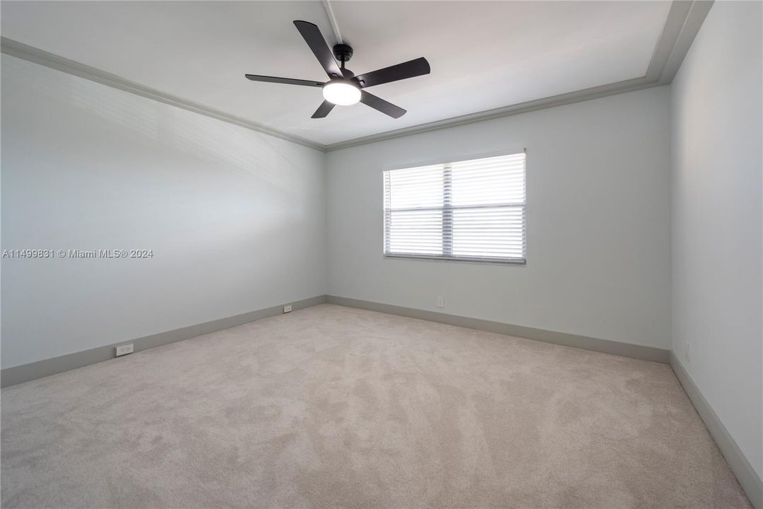 For Sale: $269,900 (2 beds, 2 baths, 1156 Square Feet)