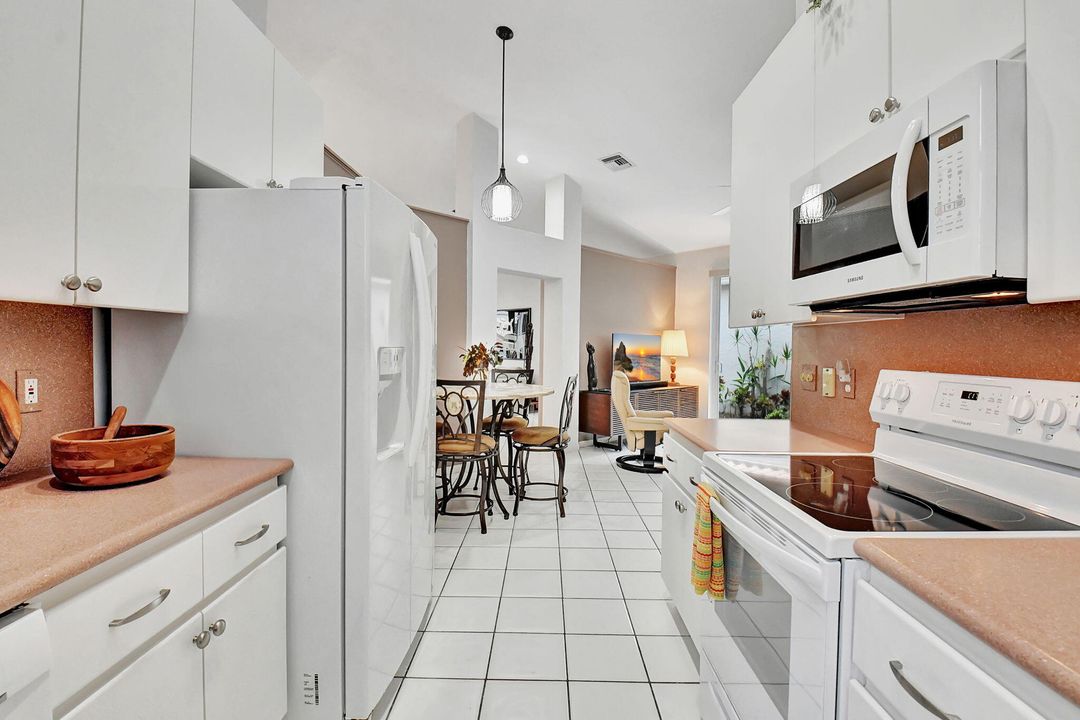 Active With Contract: $699,000 (3 beds, 2 baths, 1871 Square Feet)