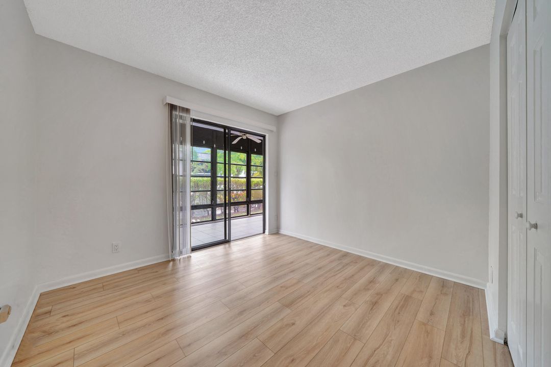 Active With Contract: $1,880 (2 beds, 2 baths, 976 Square Feet)