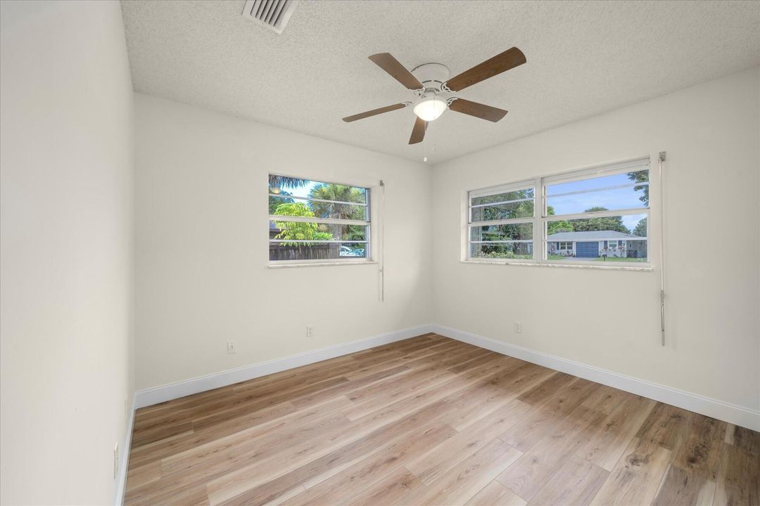 For Sale: $330,000 (3 beds, 2 baths, 1601 Square Feet)