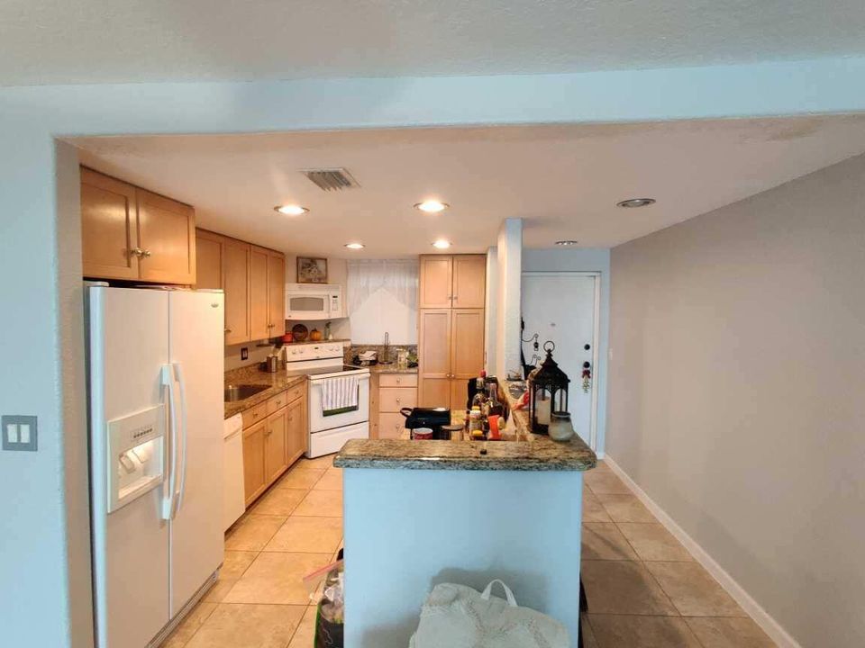 For Rent: $2,600 (2 beds, 2 baths, 1029 Square Feet)