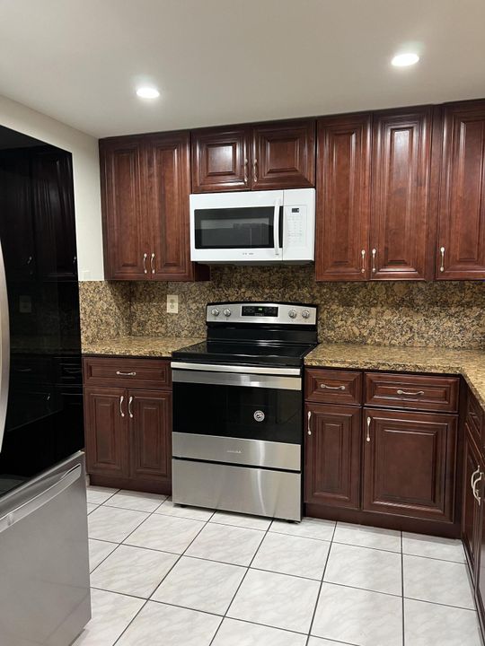 For Rent: $2,750 (2 beds, 2 baths, 1687 Square Feet)