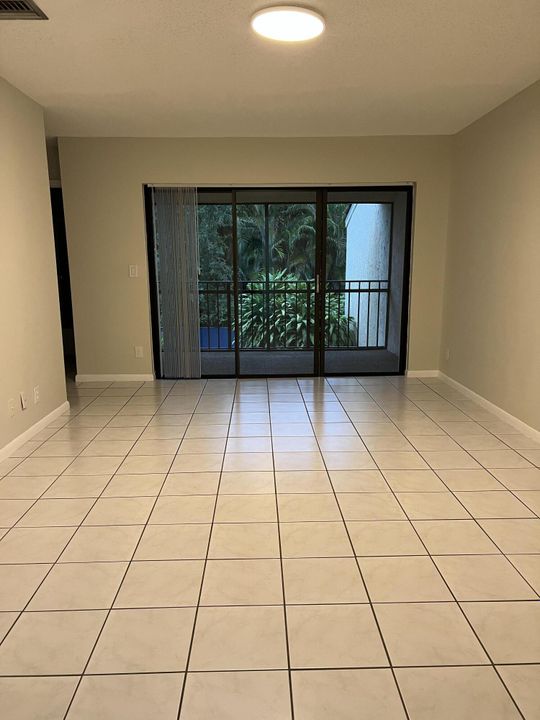 For Rent: $2,750 (2 beds, 2 baths, 1687 Square Feet)