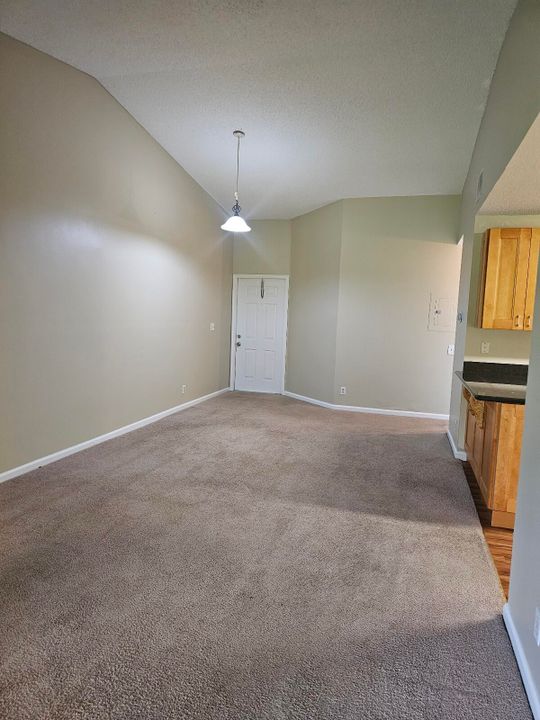 For Rent: $3,250 (3 beds, 2 baths, 1170 Square Feet)