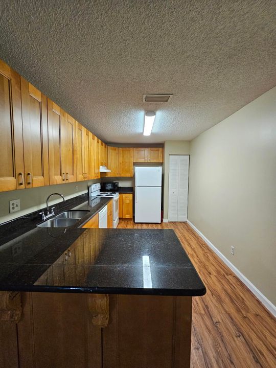 For Rent: $3,250 (3 beds, 2 baths, 1170 Square Feet)