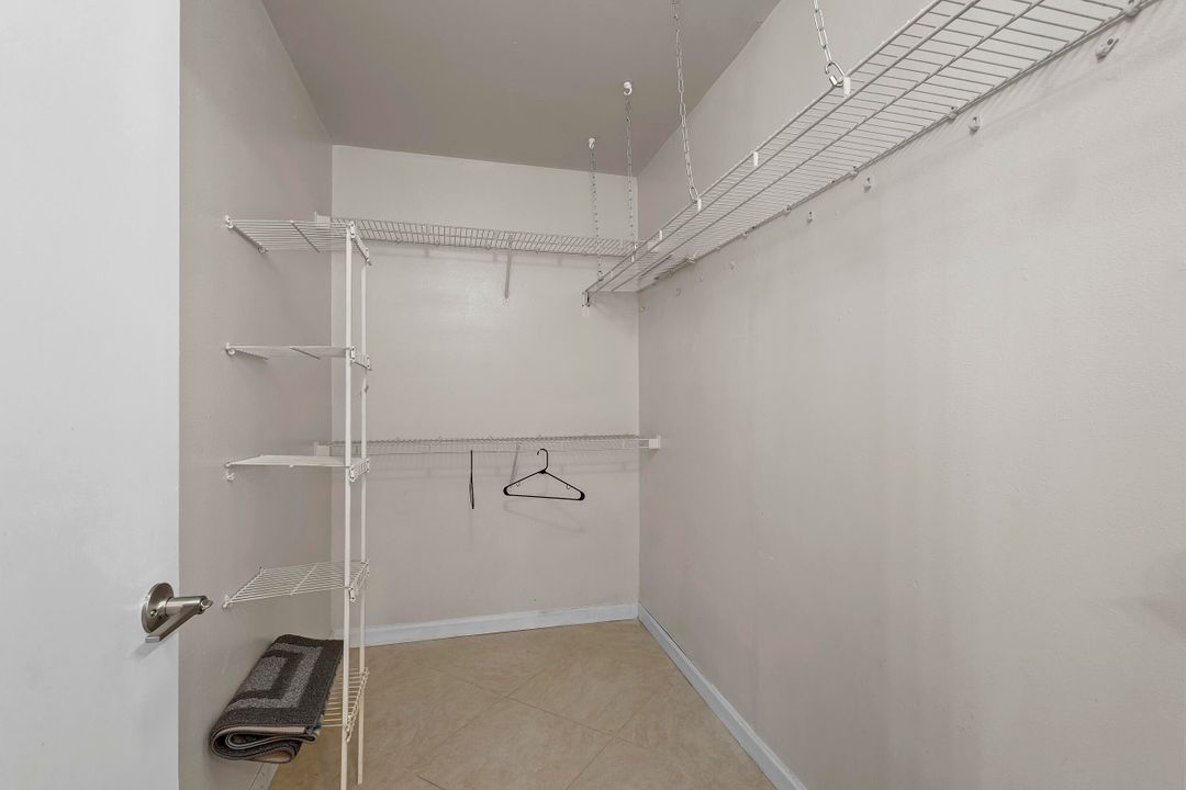 For Sale: $274,900 (2 beds, 2 baths, 1246 Square Feet)