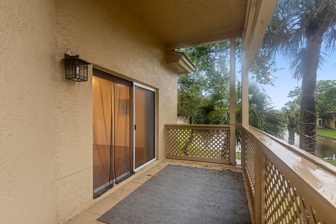 For Sale: $274,900 (2 beds, 2 baths, 1246 Square Feet)