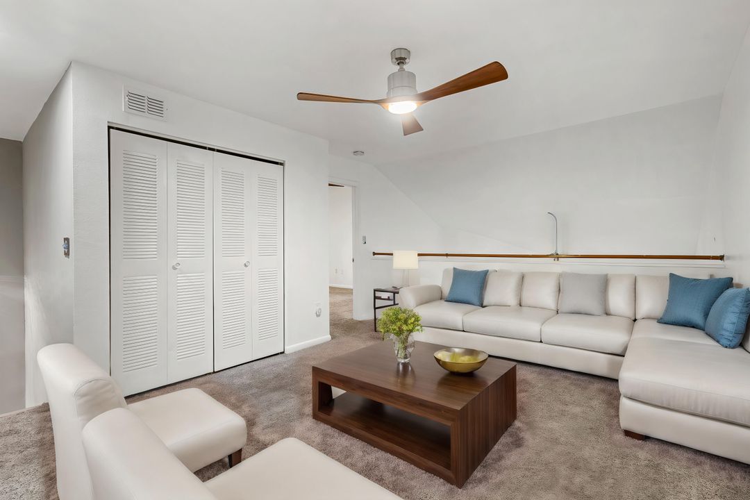 For Sale: $274,900 (2 beds, 2 baths, 1246 Square Feet)