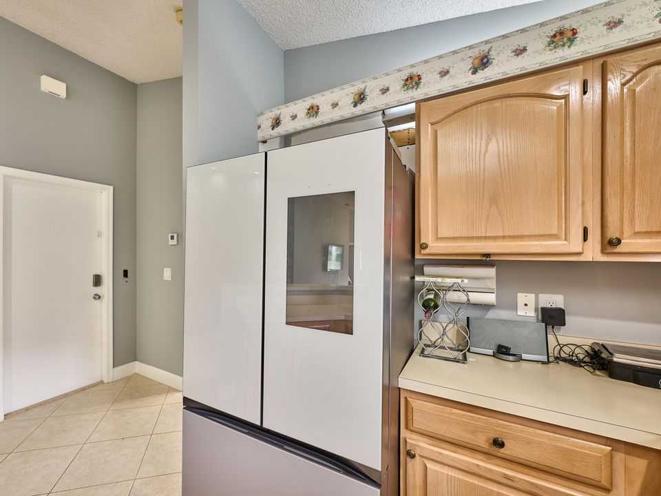 For Sale: $449,900 (2 beds, 2 baths, 1339 Square Feet)