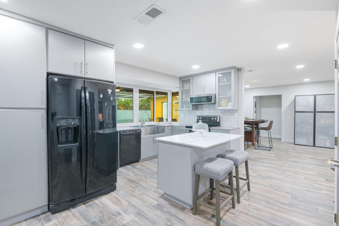 Active With Contract: $595,000 (3 beds, 2 baths, 1673 Square Feet)