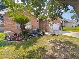 For Sale: $349,000 (2 beds, 2 baths, 1302 Square Feet)