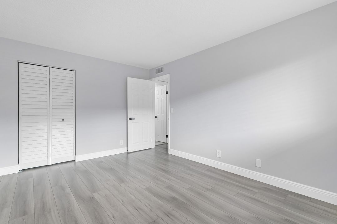 For Sale: $358,000 (2 beds, 2 baths, 1142 Square Feet)