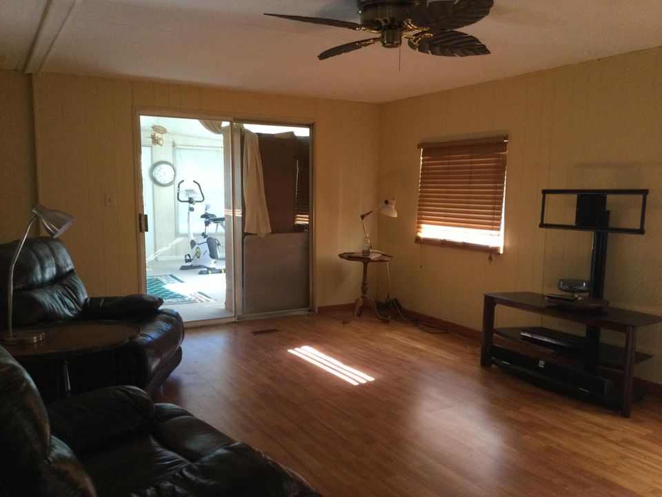 For Sale: $34,990 (2 beds, 2 baths, 1245 Square Feet)