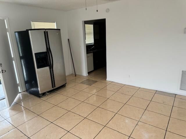 For Sale: $175,000 (2 beds, 2 baths, 1031 Square Feet)