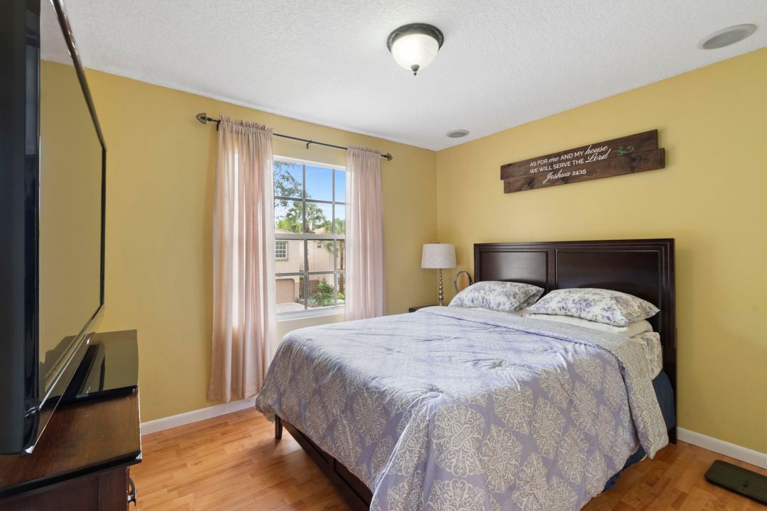 For Sale: $550,000 (3 beds, 2 baths, 1484 Square Feet)