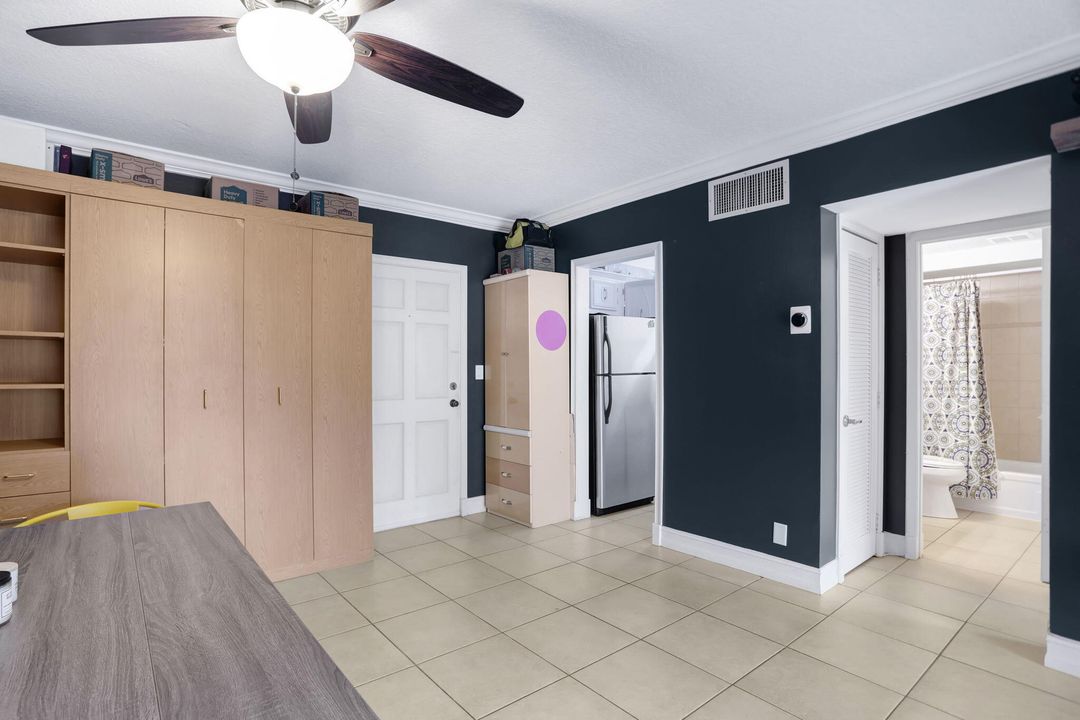 Active With Contract: $1,950 (1 beds, 1 baths, 590 Square Feet)