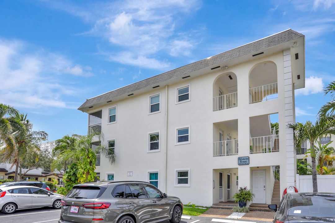 Active With Contract: $1,950 (1 beds, 1 baths, 590 Square Feet)