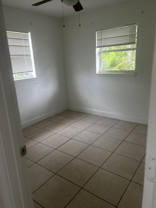 For Rent: $2,000 (3 beds, 1 baths, 816 Square Feet)