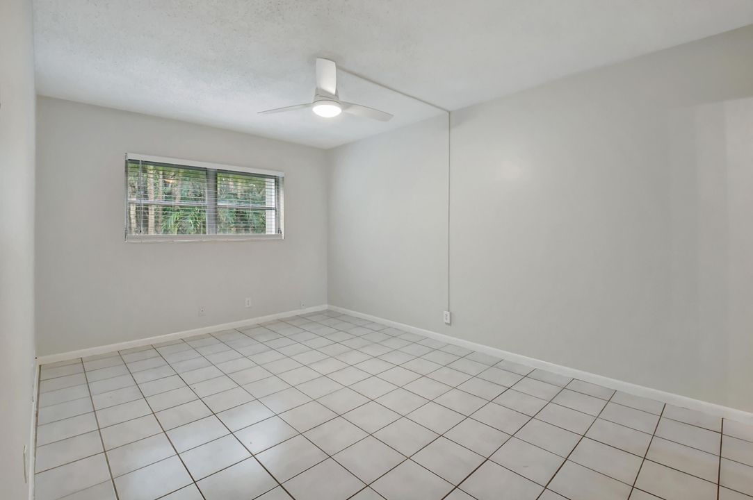 For Sale: $185,000 (1 beds, 1 baths, 774 Square Feet)