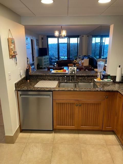 For Rent: $2,000 (2 beds, 2 baths, 1053 Square Feet)