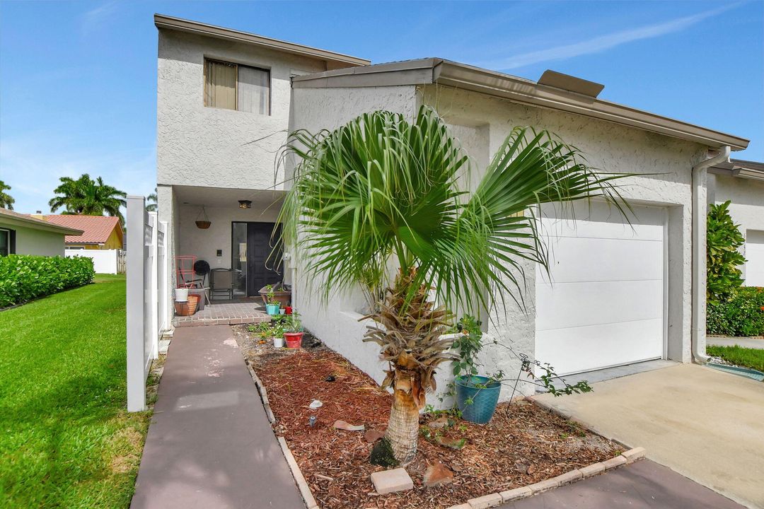 For Sale: $543,000 (3 beds, 2 baths, 1576 Square Feet)