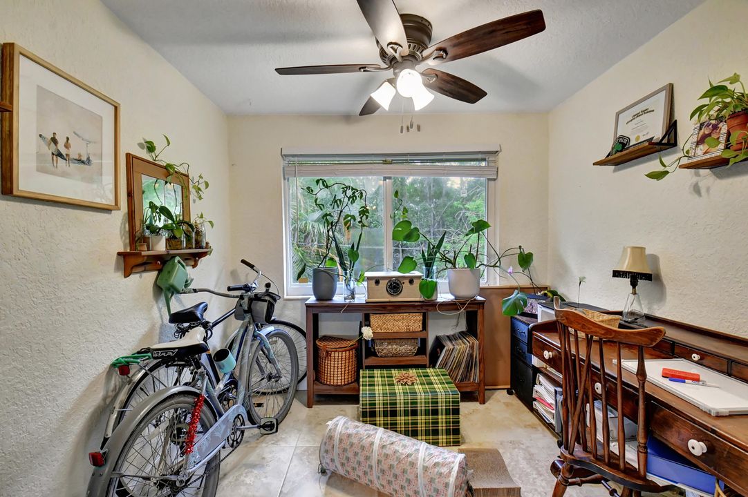 For Sale: $200,000 (1 beds, 1 baths, 774 Square Feet)