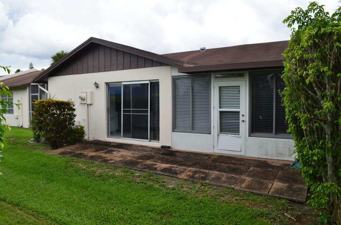 For Sale: $299,900 (3 beds, 2 baths, 1393 Square Feet)