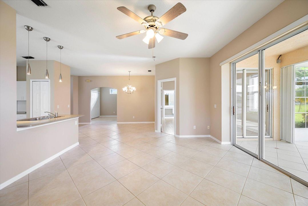 For Sale: $319,000 (2 beds, 2 baths, 1540 Square Feet)