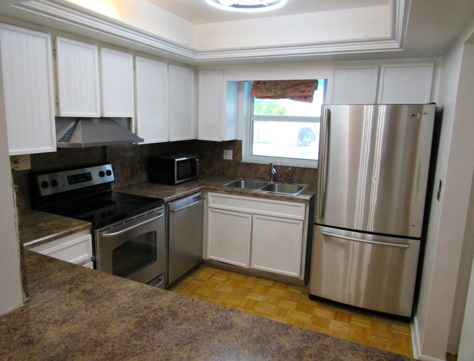 For Sale: $415,000 (2 beds, 2 baths, 1260 Square Feet)