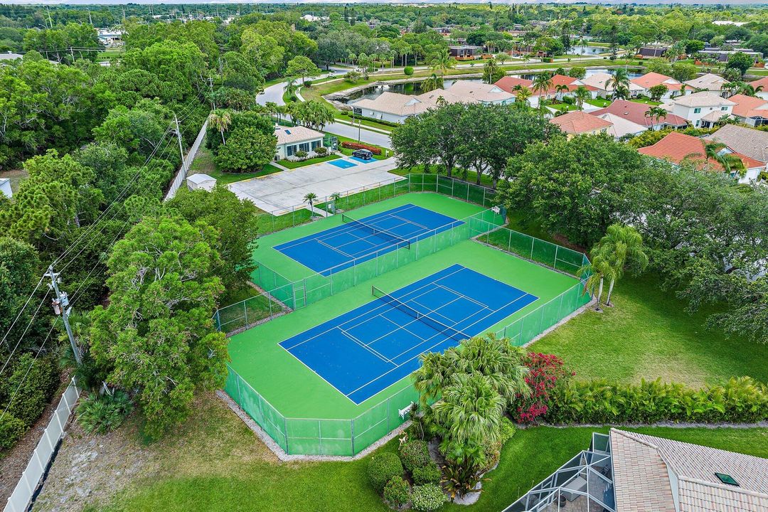 For Sale: $499,900 (3 beds, 2 baths, 2091 Square Feet)