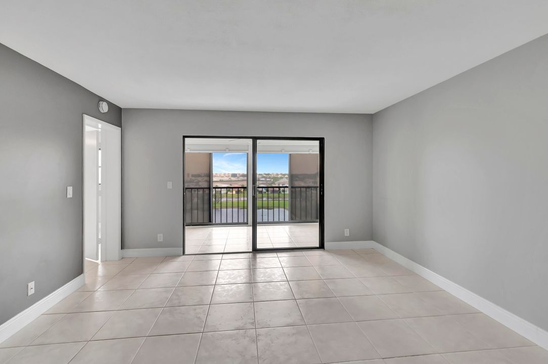 For Sale: $275,000 (2 beds, 2 baths, 1150 Square Feet)