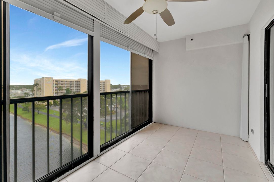 For Sale: $275,000 (2 beds, 2 baths, 1150 Square Feet)