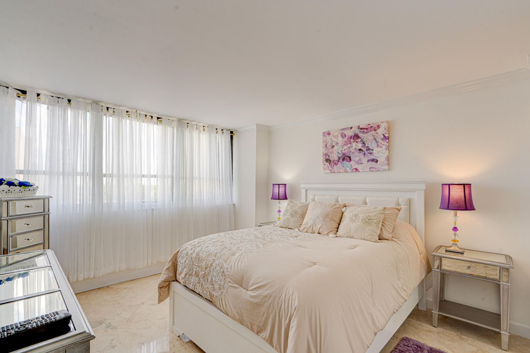 For Sale: $485,000 (2 beds, 2 baths, 1170 Square Feet)