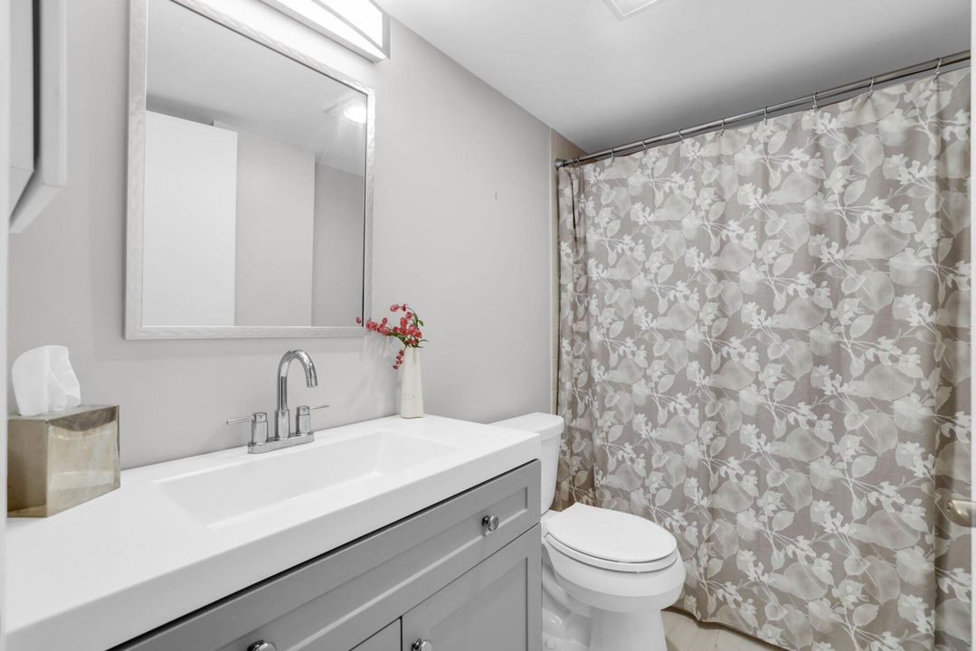 For Sale: $419,000 (2 beds, 2 baths, 1095 Square Feet)