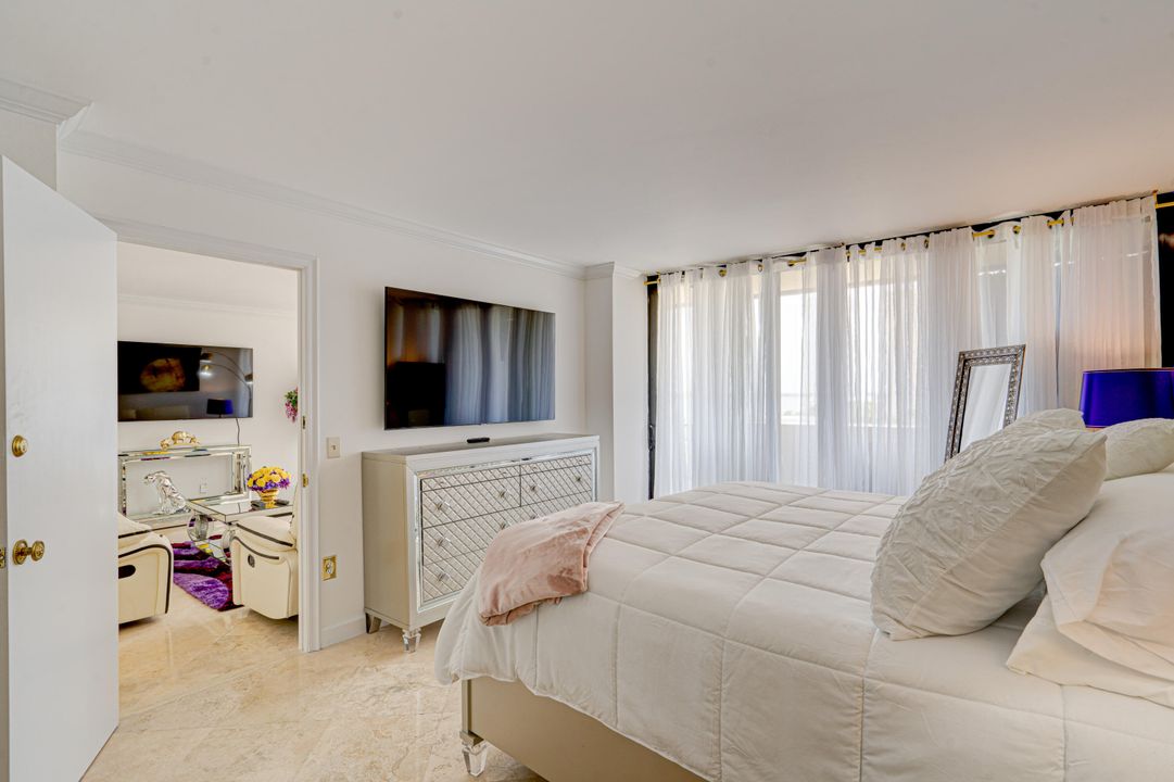 For Sale: $485,000 (2 beds, 2 baths, 1170 Square Feet)